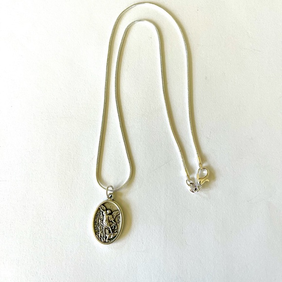 Guardian Angel St Michael medal CHARITY - Picture 6 of 7